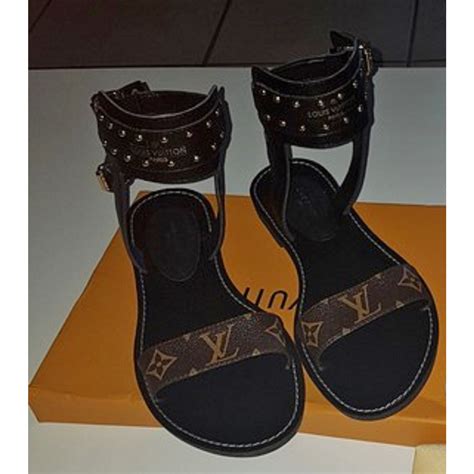 louis vuitton sandals female.